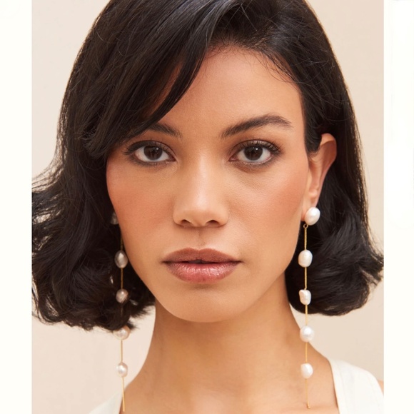 Cult Gaia Atum Freshwater Pearl Post Back Earrings - Picture 2 of 8